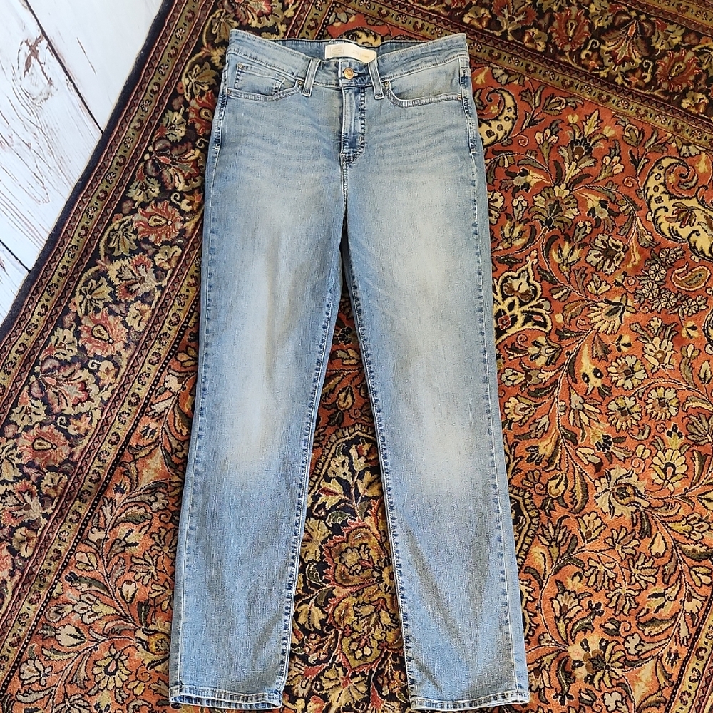 Levi's Lightweight Light Wash Totally Shaping Straight Jeans 28x32